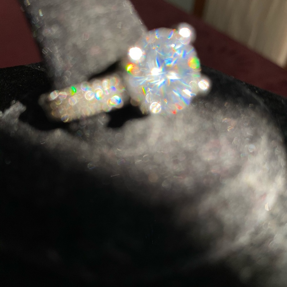 BEAUTIFUL BELLA LUCE RING - Picture 4 of 10